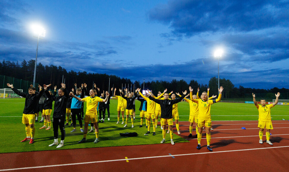 Lietuvos moterų futbolo rinktinė