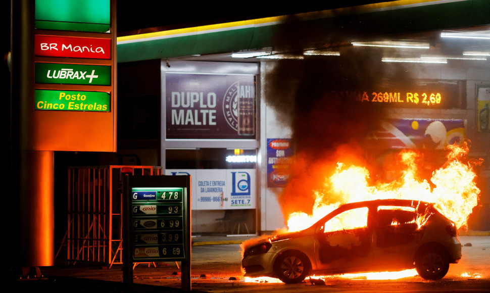 Protestų Brazilijoje įkarštyje