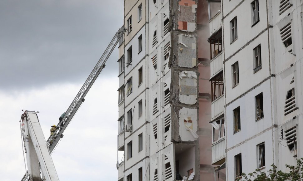 Po smūgio Belgorode subyrėjo daugiabutis