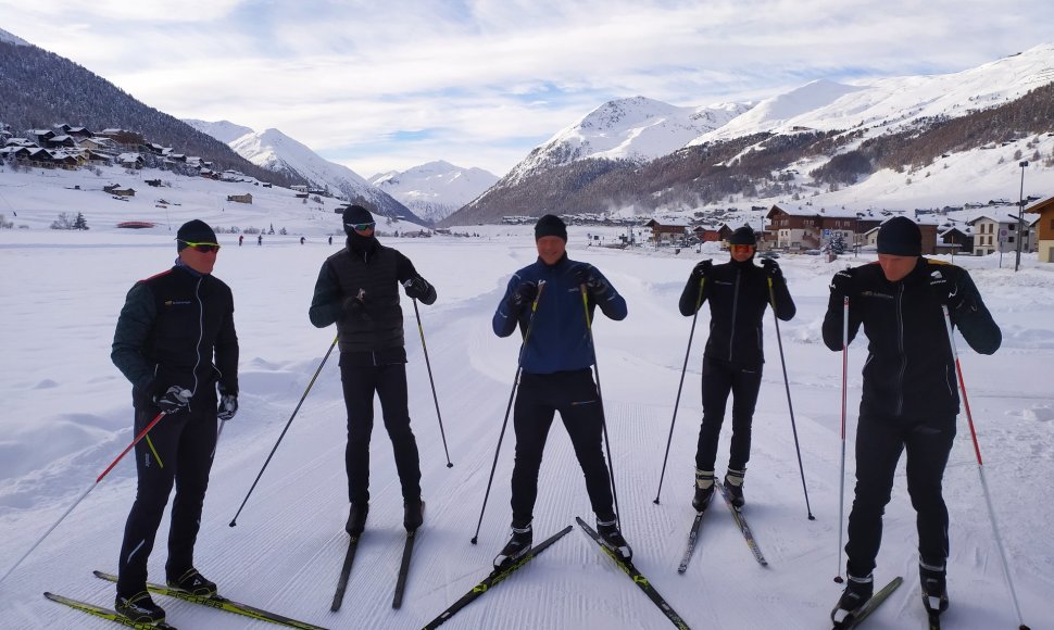 Lietuvos irkluotojai šiuo metu treniruojasi Livinjo slidinėjimo trasose.