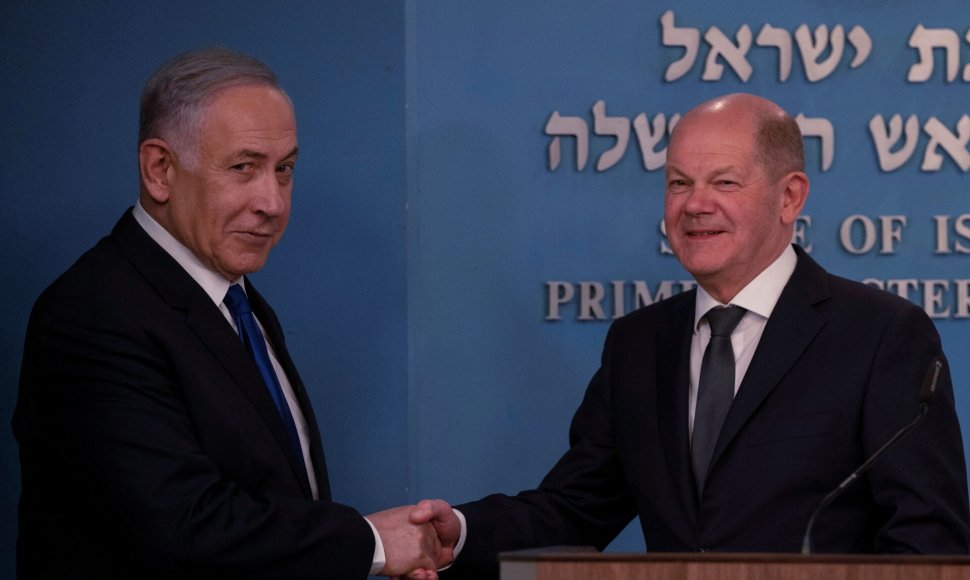 Benjaminas Netanyahu ir Olafas Scholzas