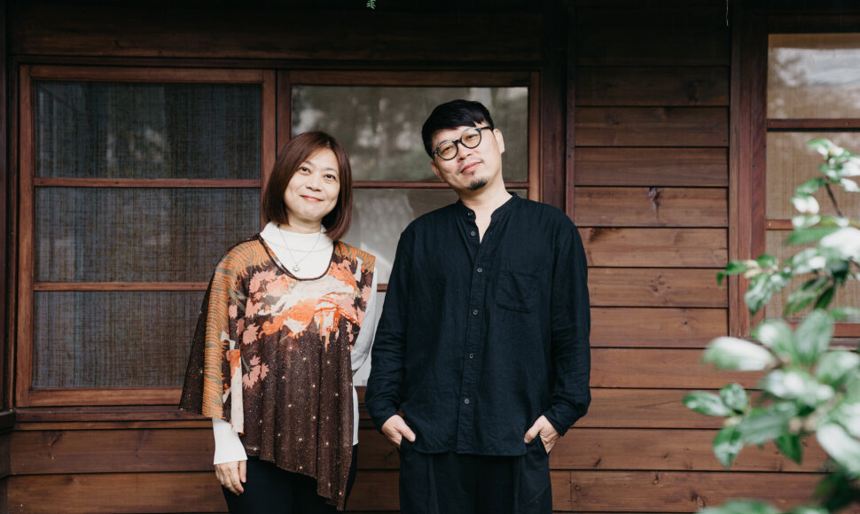 Ra&scaron;ytoja Yu Pei-yun ir dailininkas Zhou Jian-xin