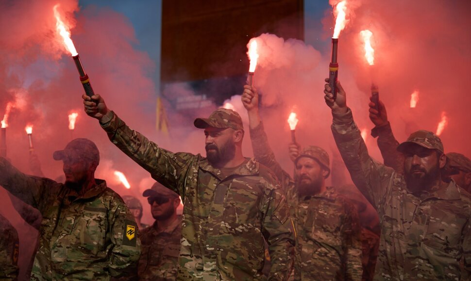 „Azov“ kariai