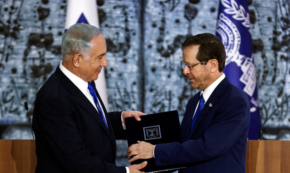 Izraelio prezidentas Isaacas Herzogas įteikė Benjaminui Netanyahu mandatą formuoti naują vyriausybę
