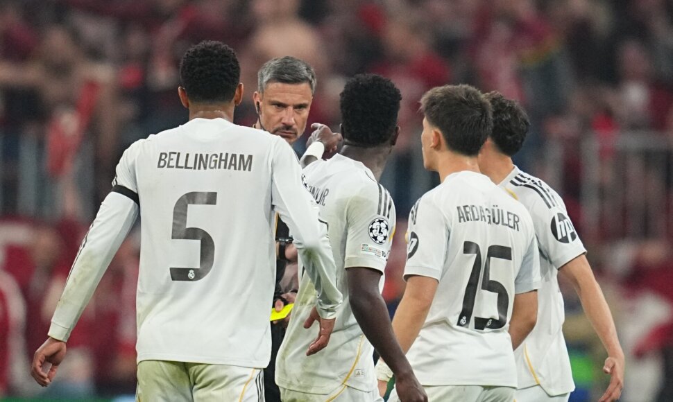Madrido &bdquo;Real&ldquo; futbolininkų priekai&scaron;tai teisėjui Slavko Vinčičiui