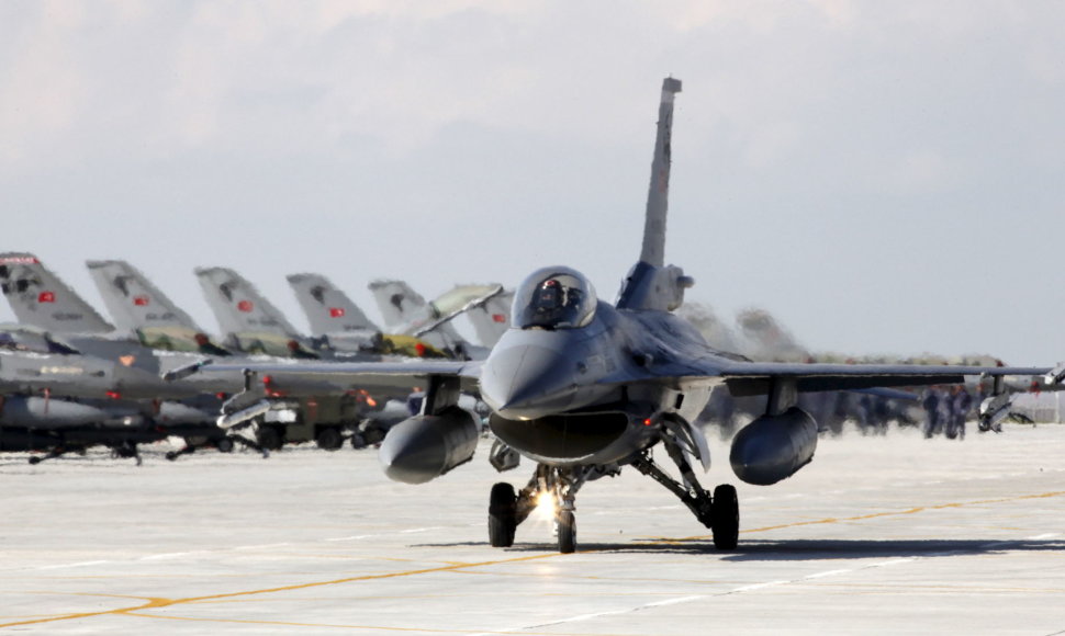 Turkijos naikintuvai F-16