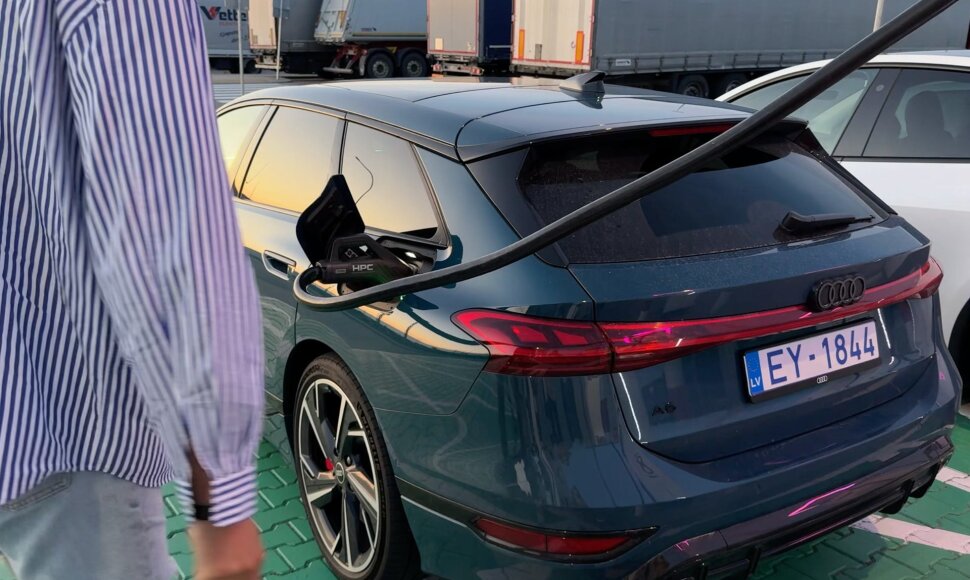 30 dienų po Europą elektromobiliu: nei&scaron;semiami grožio kilometrai ir būtina ilgų atostogų dovana sau