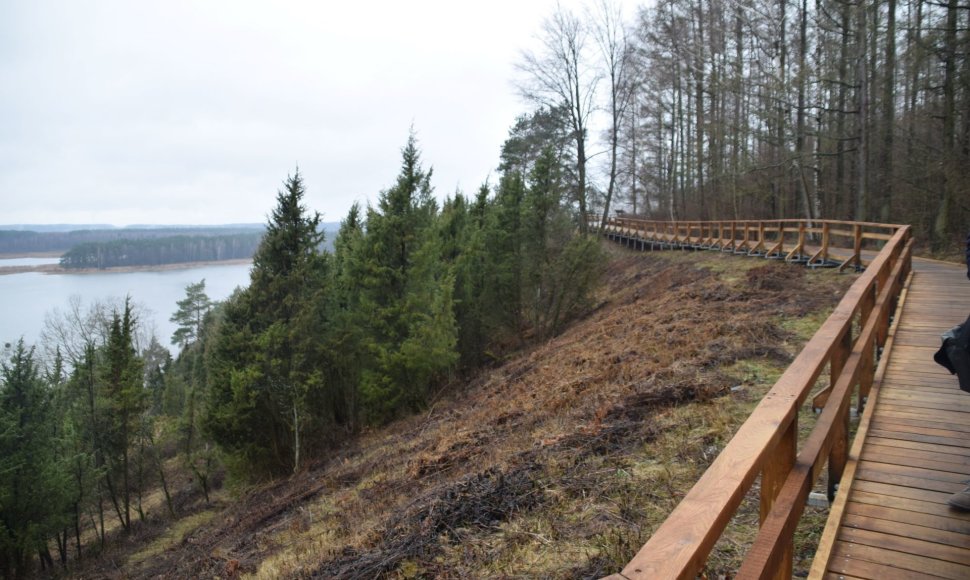 Atnaujintas Kadagių slėnio takas