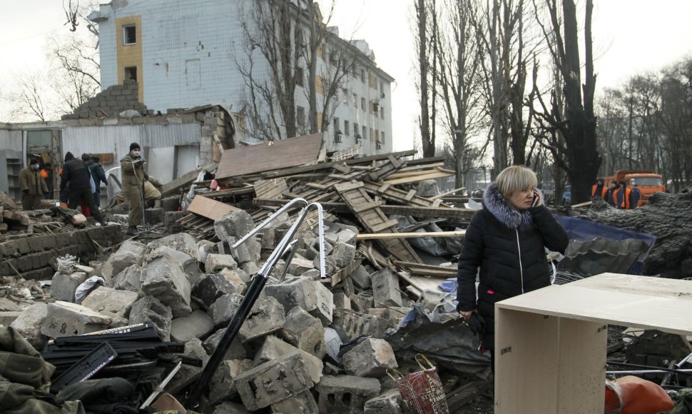 Rytų Ukrainoje nesiliaujant susirėmimams Kijevas prašo pagalbos kovoje su Rusija