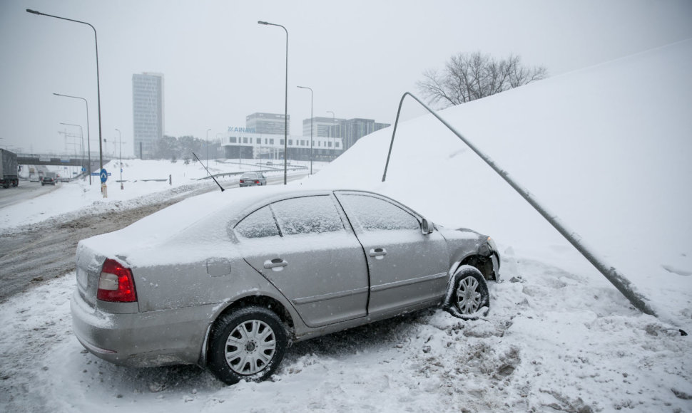 „Škoda“ avarija Vilniuje