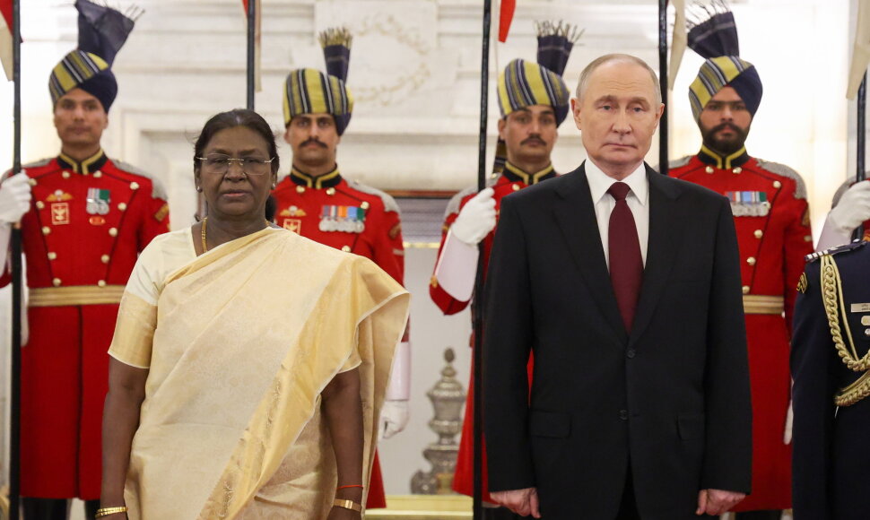 Indijos prezidentė Droupadi Murmu ir Vladimiras Putinas