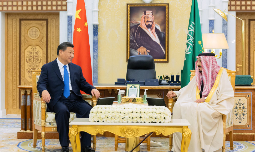 Kinijos prezidentas Xi Jinpingas susitiko su Saudo Arabijos karaliumi Salmanu bin Abdulazizu Al Saudu