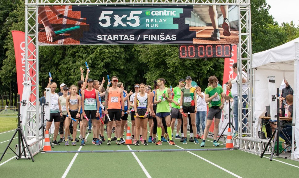 Kaune įvyko tvarus estafetinis miesto bėgimas „Centric 5x5 Relay Run“