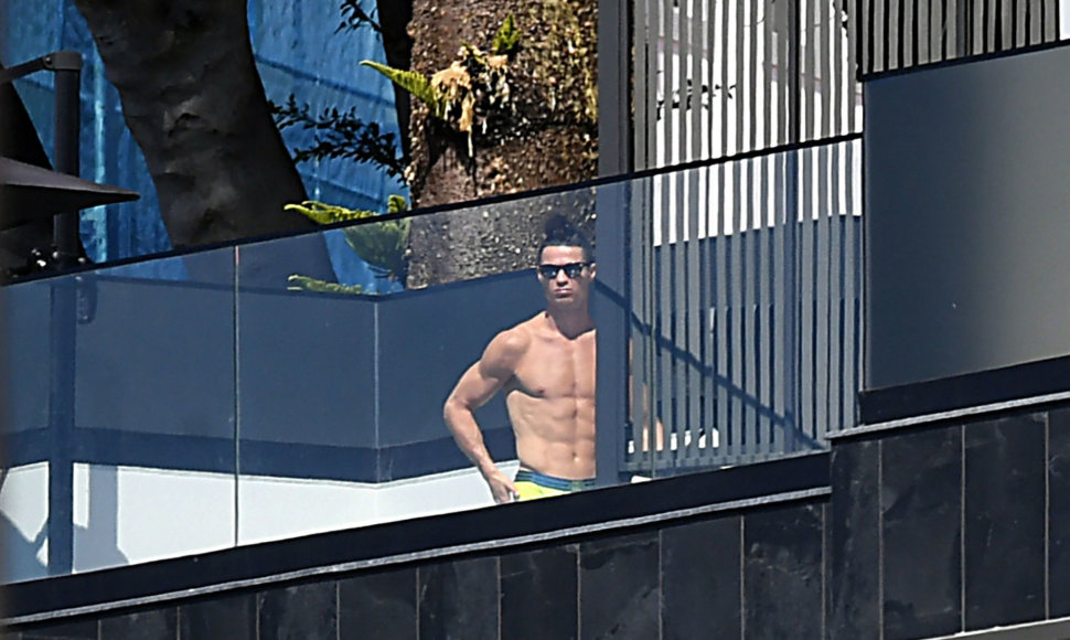 Cristiano Ronaldo savo namuose Portugalijoje.