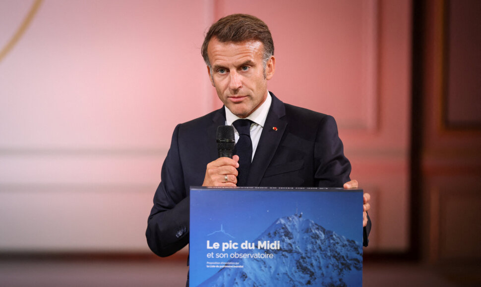 Emmanuelis Macronas / Thomas Padilla / via REUTERS