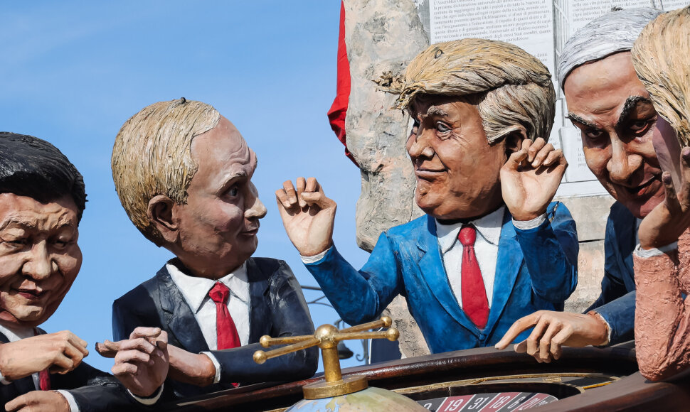 Vladimiro Putino ir Donaldo Trumpo atvaizdai