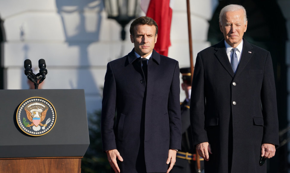 Prancūzijos prezidentas Emmanuelis Macronas ir JAV prezidentas Joe Bidenas
