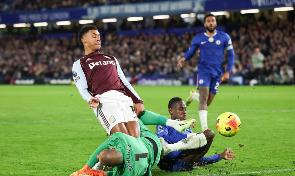 Ollie Watkinso įvartis į &bdquo;Chelsea&ldquo; vartus.