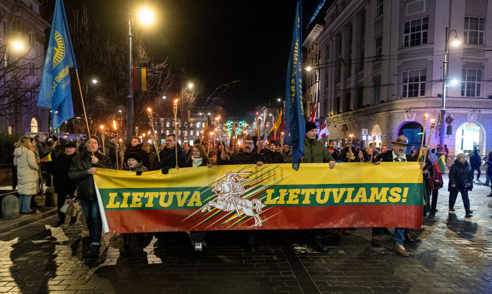 &bdquo;Pro Patria&ldquo; eitynės su fakelais