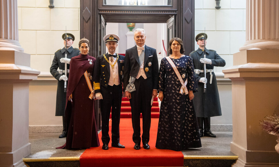 Lietuvos pirmosios poros valstybinė vakarienė Danijos Karaliaus ir Karalienės garbei