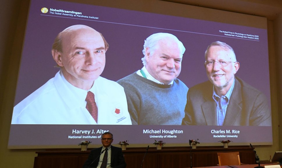 Nobelio medicinos premijos laureatai: Harvey JAlteris, Charlesas M.Rice'as, Michaelas Houghtonas
