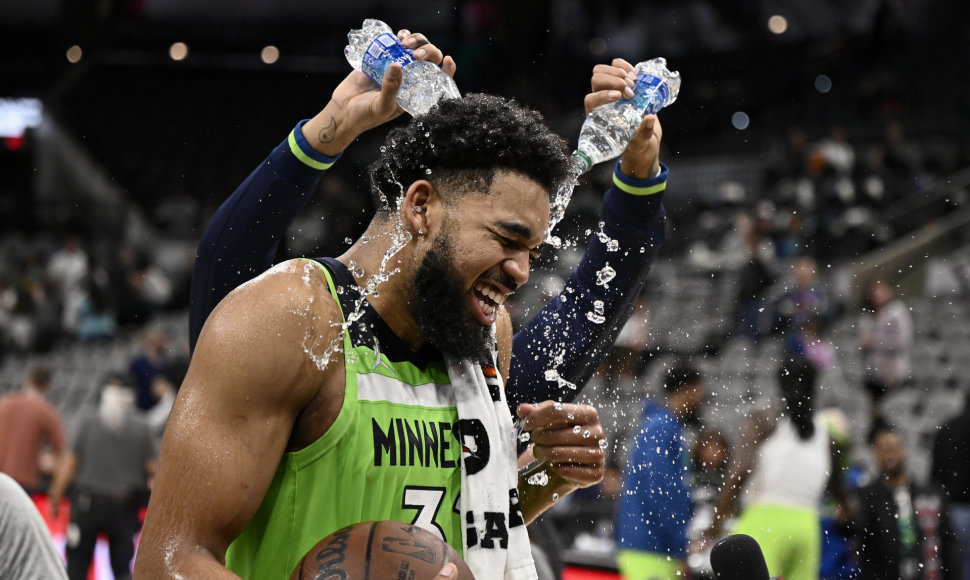 timberwolves_spurs_basketball_09997.jpg-3d8a4