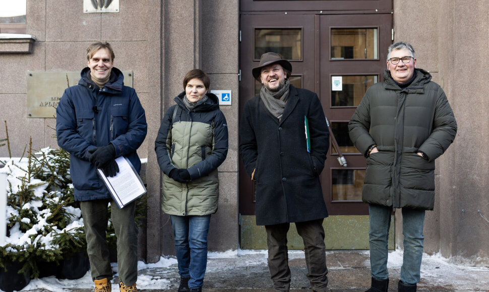 Nevyriausybinių aplinkosaugos organizacijų atstovai įteikė poziciją dėl kurtinių apsaugos steigiant Kapčiamiesčio poligoną.