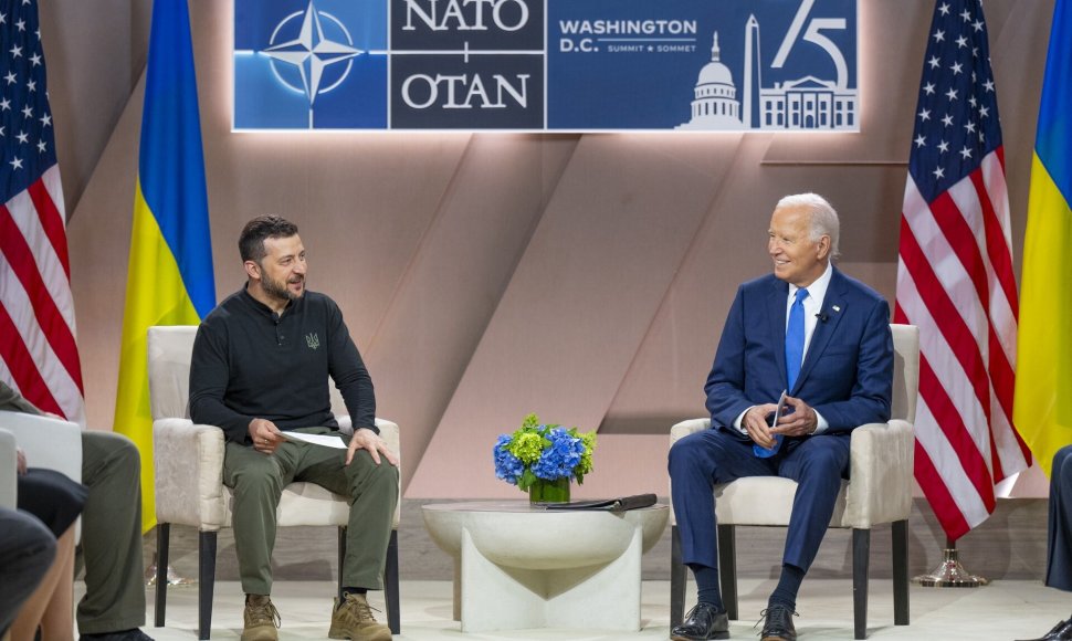 Ukrainos prezidentas Volodymyras Zelenskis ir JAV vadovas Joe Bidenas