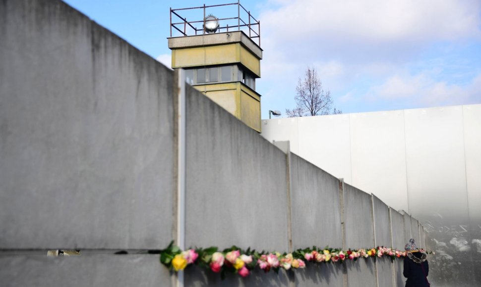 Vokietijos sostinėje minimos 27-sios Berlyno sienos nugriovimo metinės