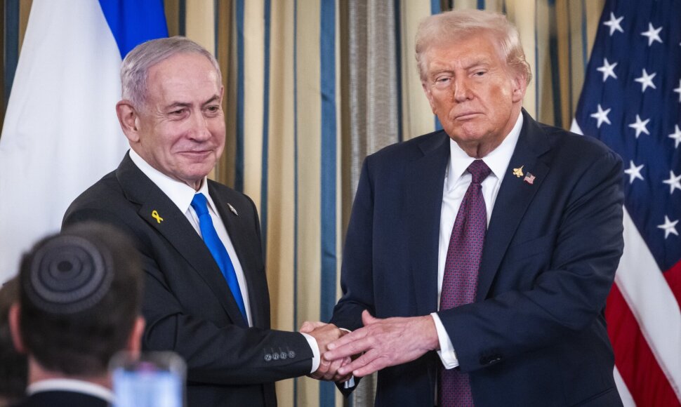 Benjaminas Netanyahu ir Donaldas Trumpas / Jim LoScalzo - Pool via CNP / ZUMAPRESS.com