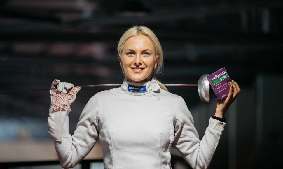 Nuo sportinių batelių iki lėk&scaron;tės turinio: ką i&scaron; Ievos Serapinaitės gali pasiskolinti kiekviena moteris