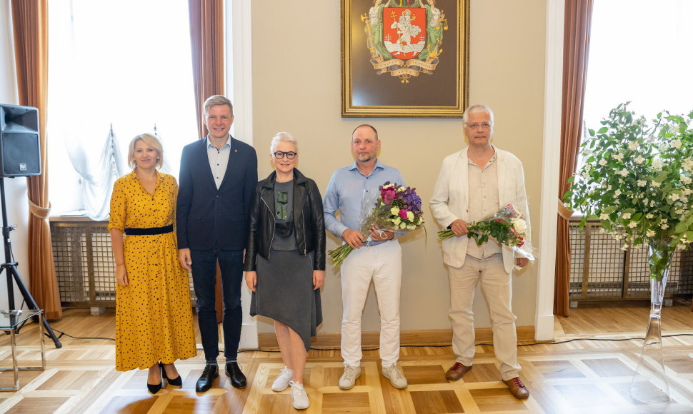 Premijos laureatai su R.Šimašiumi