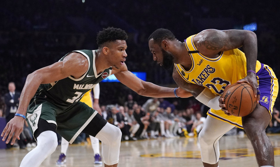 Giannis Antetokounmpo prieš LeBroną Jamesą