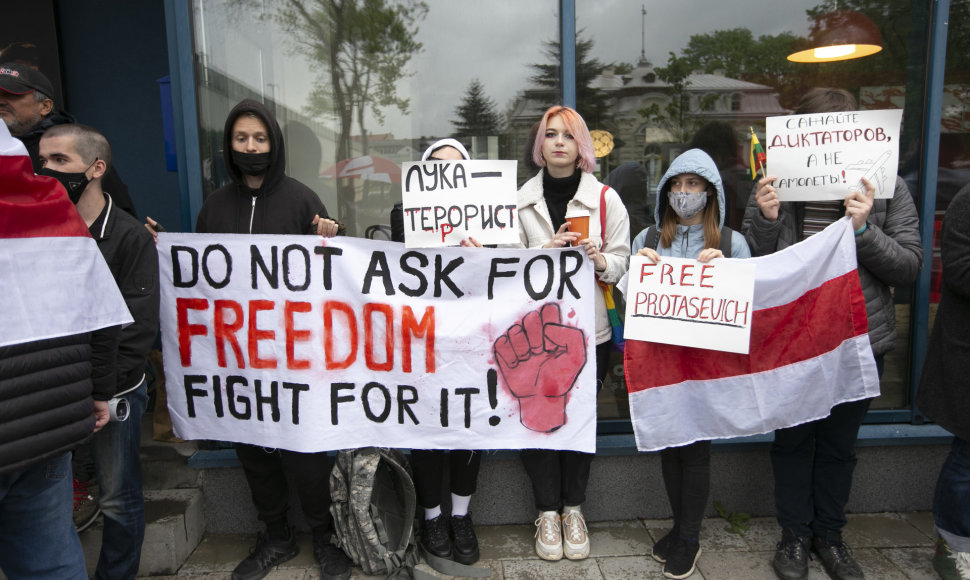 Protestas prie Baltarusijos ambasados Vilniuje
