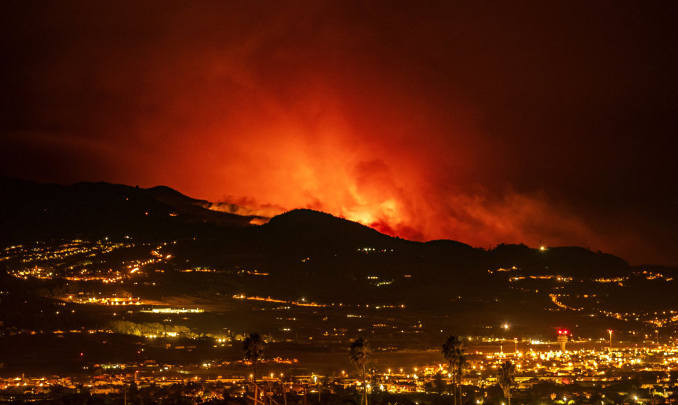 Gaisrų Tenerifėje pašvaistė