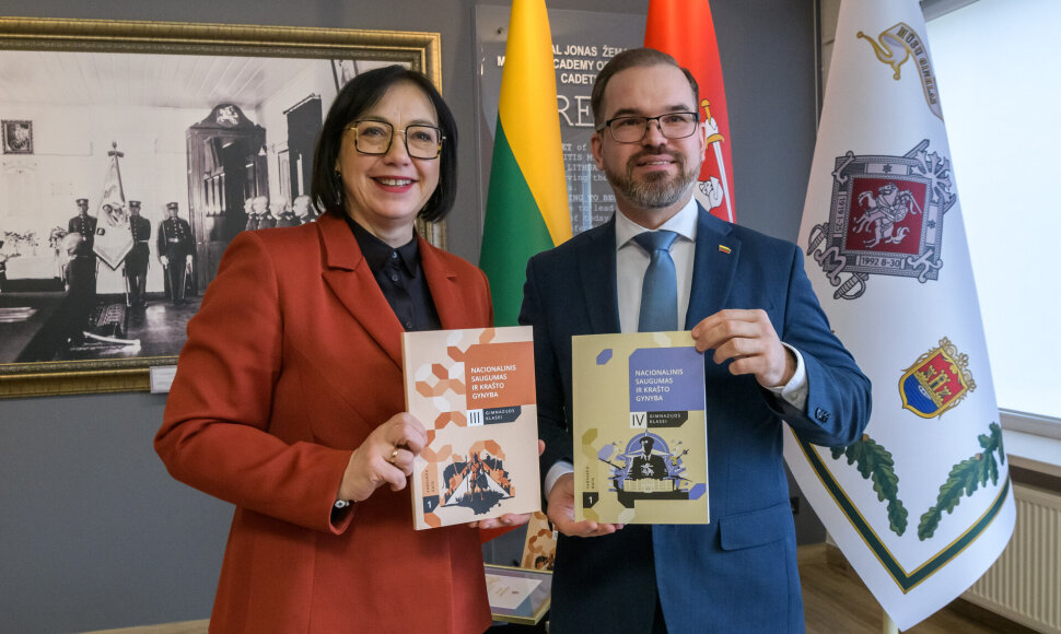 Pristatytas naujas pilietino ugdymo vadovėlis
