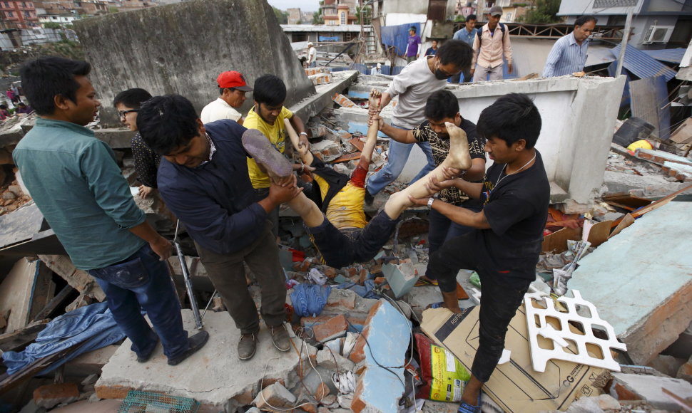 Kathmandu po stipraus žemės drebėjimo