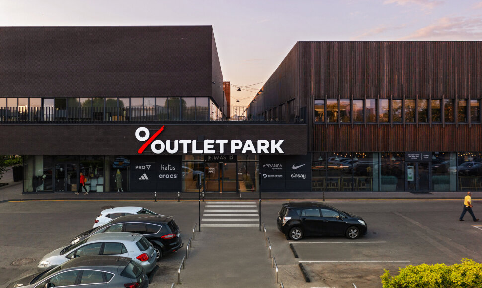 Pasiruo&scaron;kite i&scaron;skirtiniams atradimams: &bdquo;Outlet Park&ldquo; Juodasis savaitgalis nustebins kiekvieną, kainos pasieks neregėtas žemumas