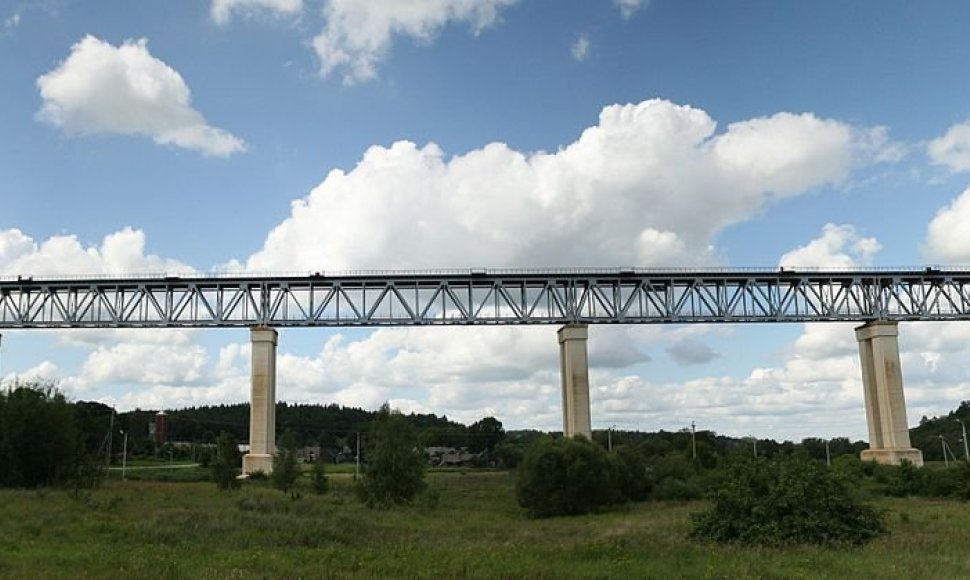 Lyduvėnų geležinkelio tilto panoraminis vaizdas