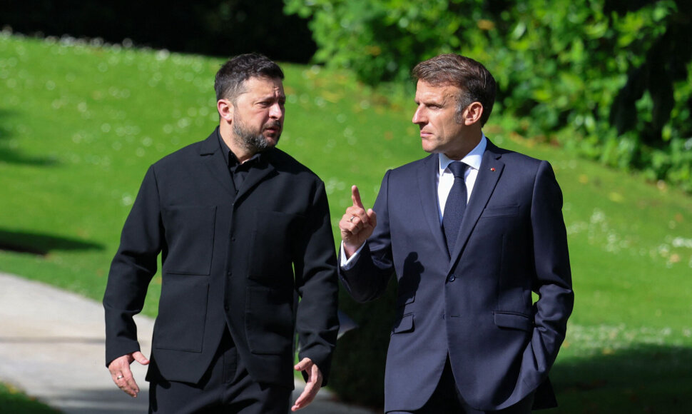 Volodymyras Zelenskis, Emmanuelis Macronas / AFP