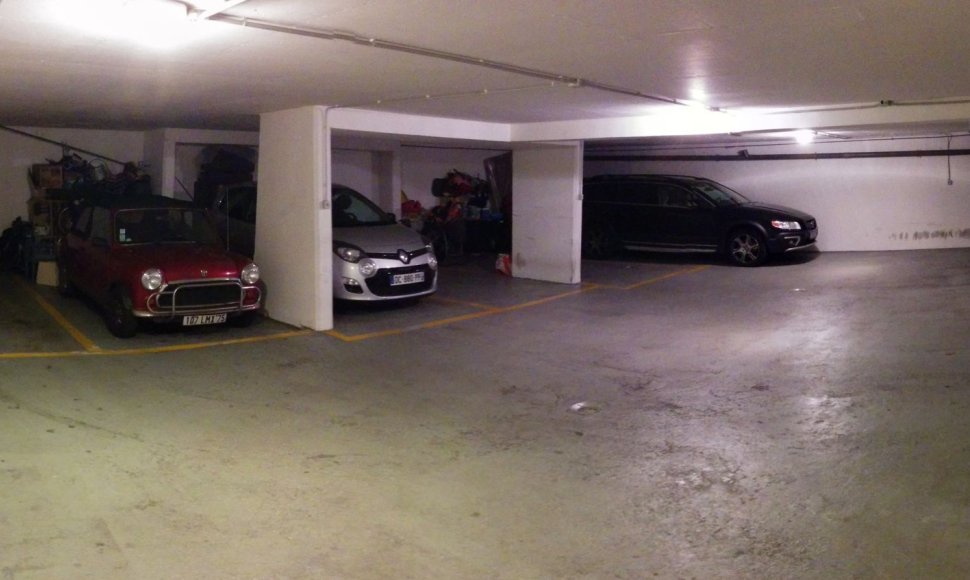 Ankštas požeminis parkingas Paryžiaus centre