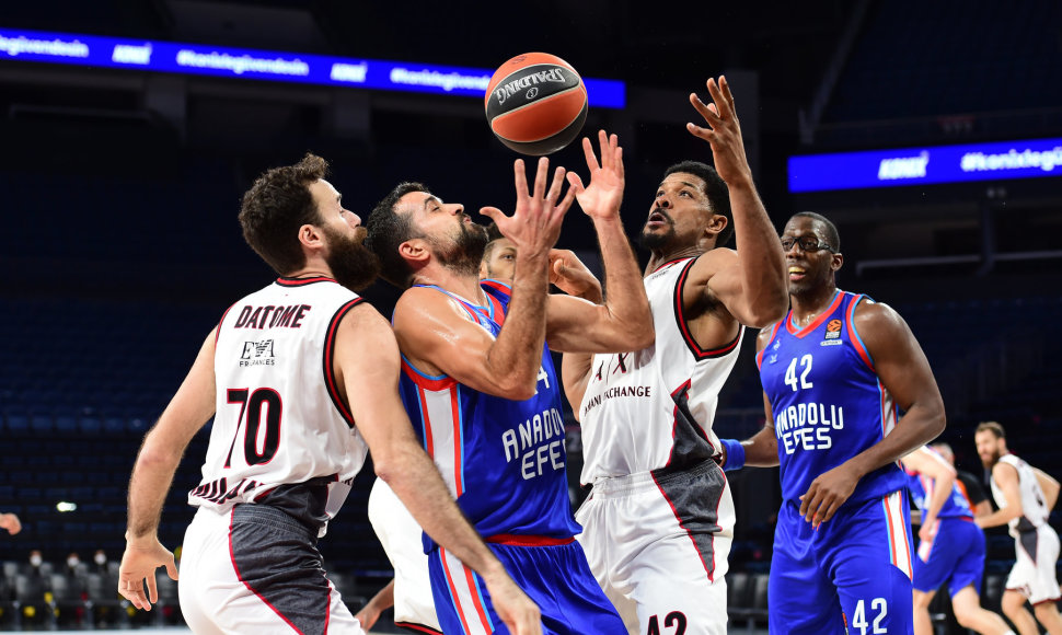 Milano „Olimpia“ ir Stambulo „Anadolu Efes“ žaidėjai