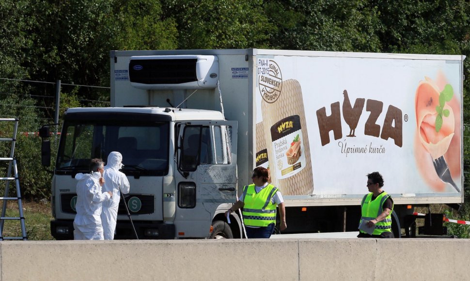 Austrijoje krovininiame automobilyje rasta mirusių migrantų kūnų