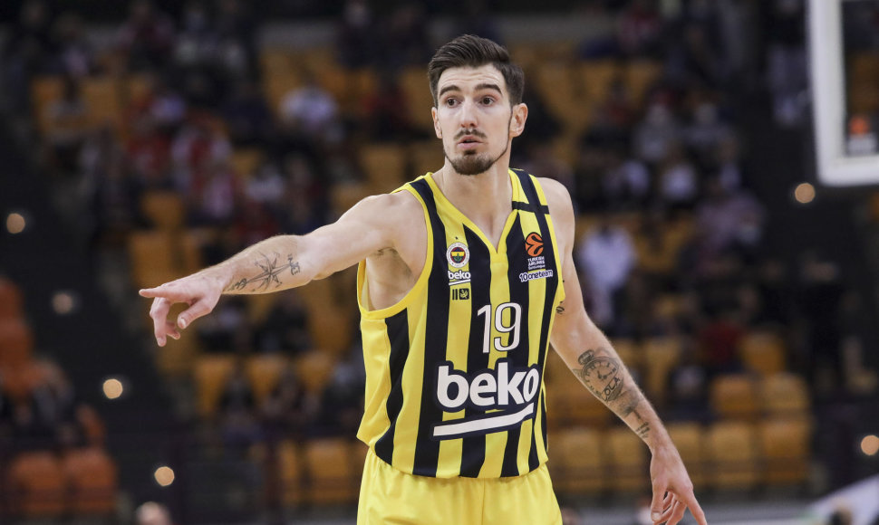 Nando De Colo