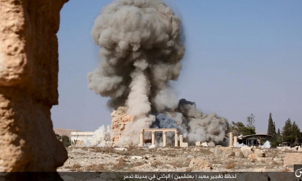 Palmyros šventykla „Islamo valstybės“ kovotojų išplatintose nuotraukose