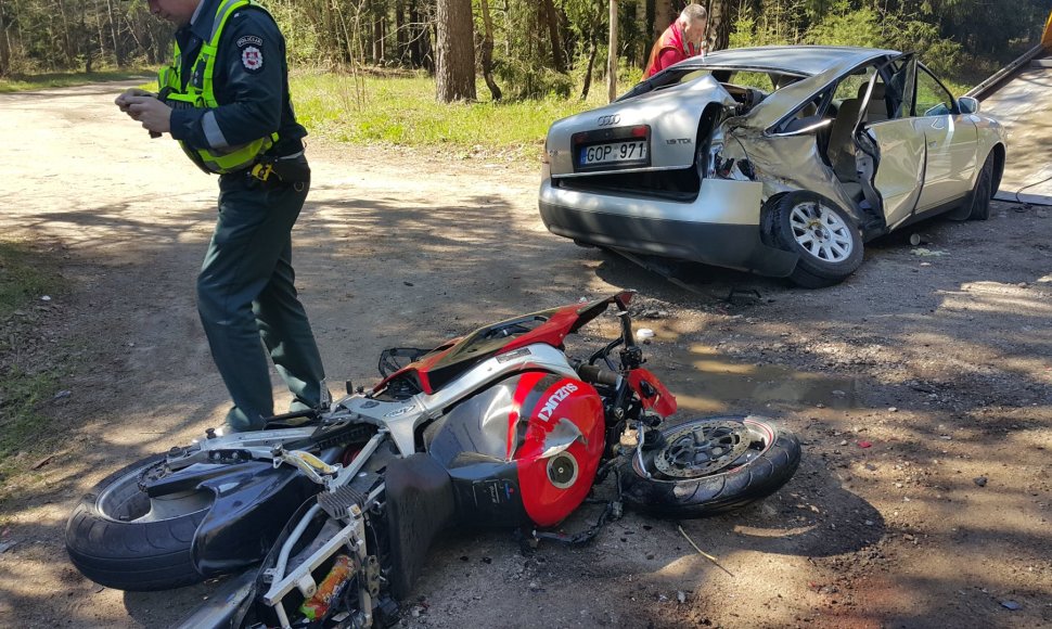 Motociklo vairuotojas atsidūrė ligoninėje