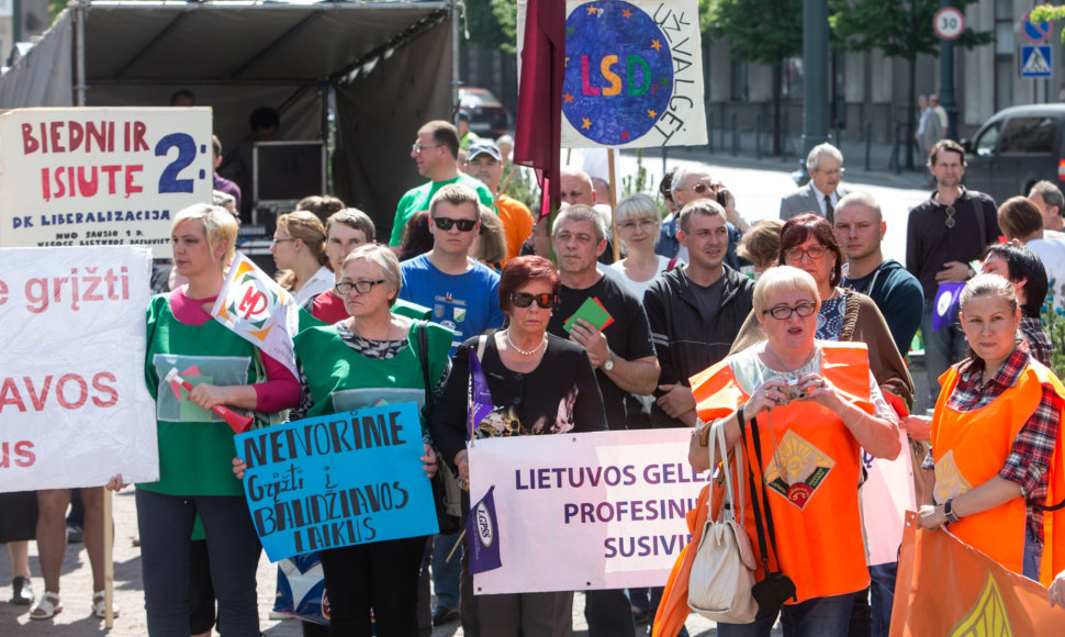 Profsąjungų mitingas prie Seimo prieš naująjį Darbo kodeksą