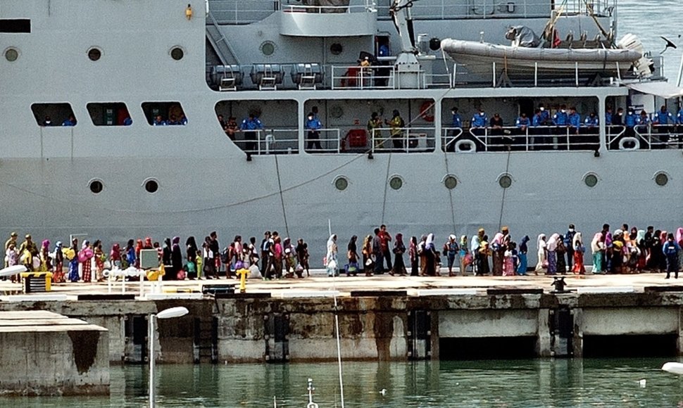 Malaizija sugrąžino pabėgėlių laivus