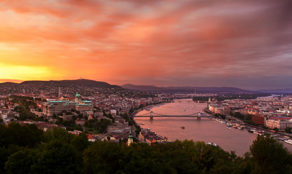 Saulėlydis Budapešte