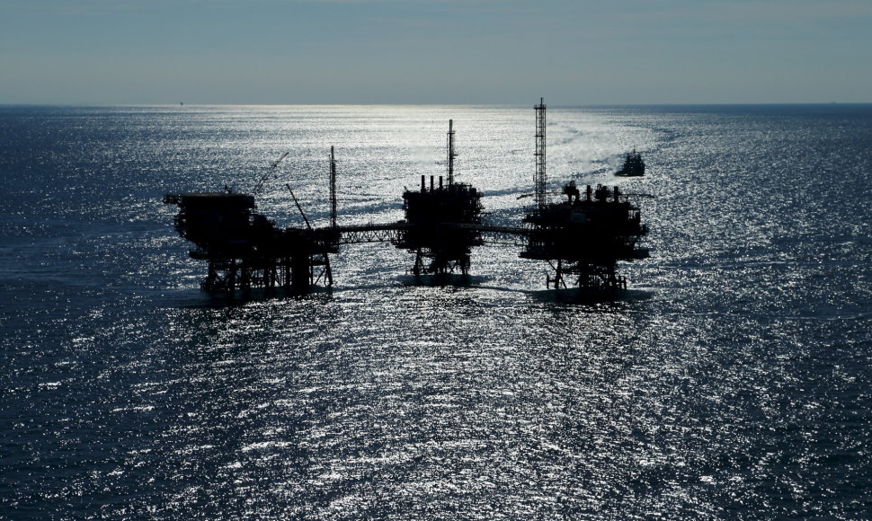 Naftos gavybos platforma Adrijos jūroje